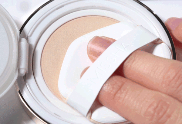 Missha Glow Cushion Light (No.21P Fair) SPF 37 PA+++  13g - Image 4